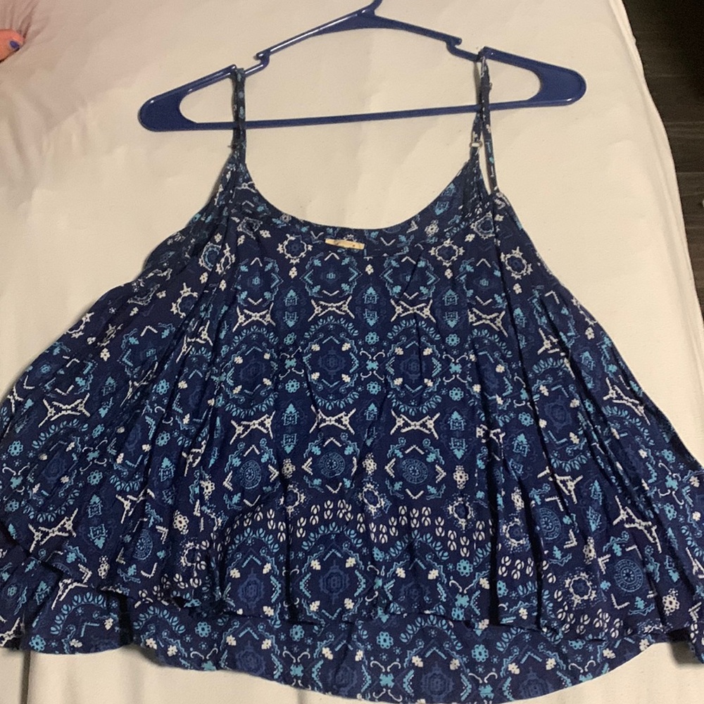 Hollister flowy tank top. Great condition. Adjustable straps.